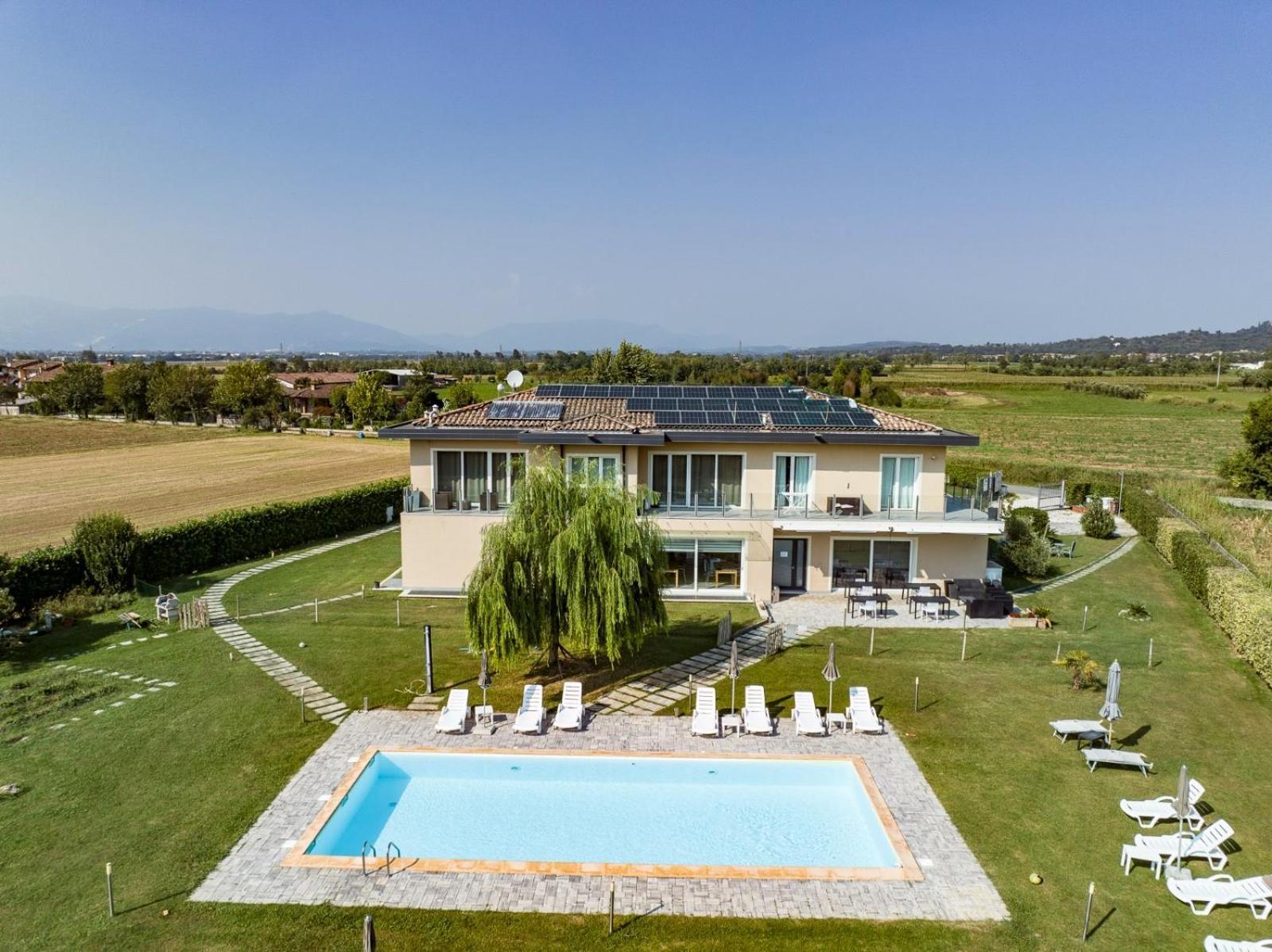Agriturismo Villa Gaia Lonato Exterior photo